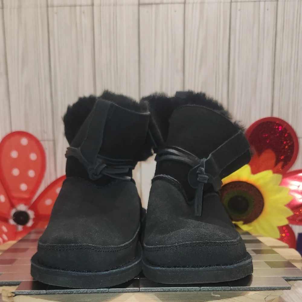 UGG‎ Esther Black Ankle Boots with Fur Trim